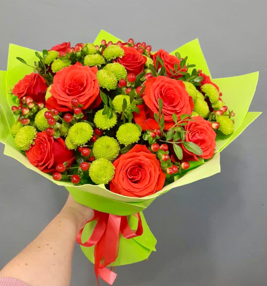 Букет цветов из: Хризантемы и Розы в Боголюбово