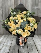 Букет цветов из:  Розы и Лизиантусы в Боголюбово