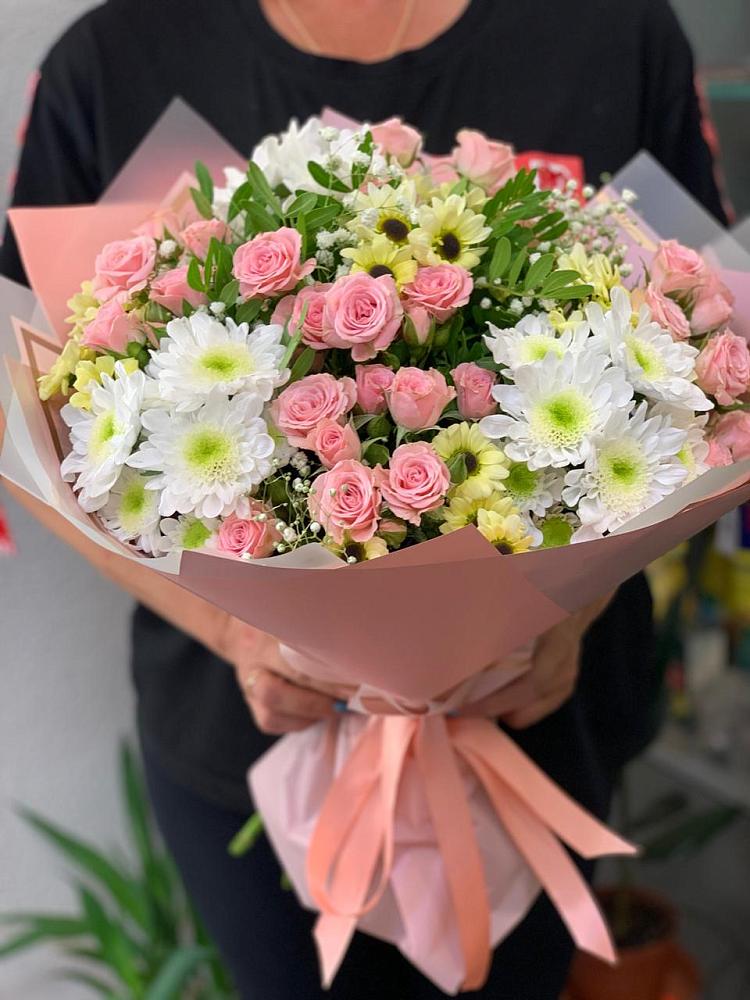 Букет цветов из: Розы и Хризантемы в Боголюбово