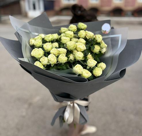 Букет Белые кустовые розы Солинеро в Боголюбово