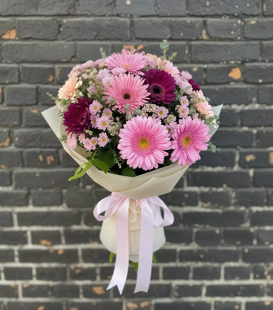 Букет цветов из: Герберы и Хризантемы в Боголюбово