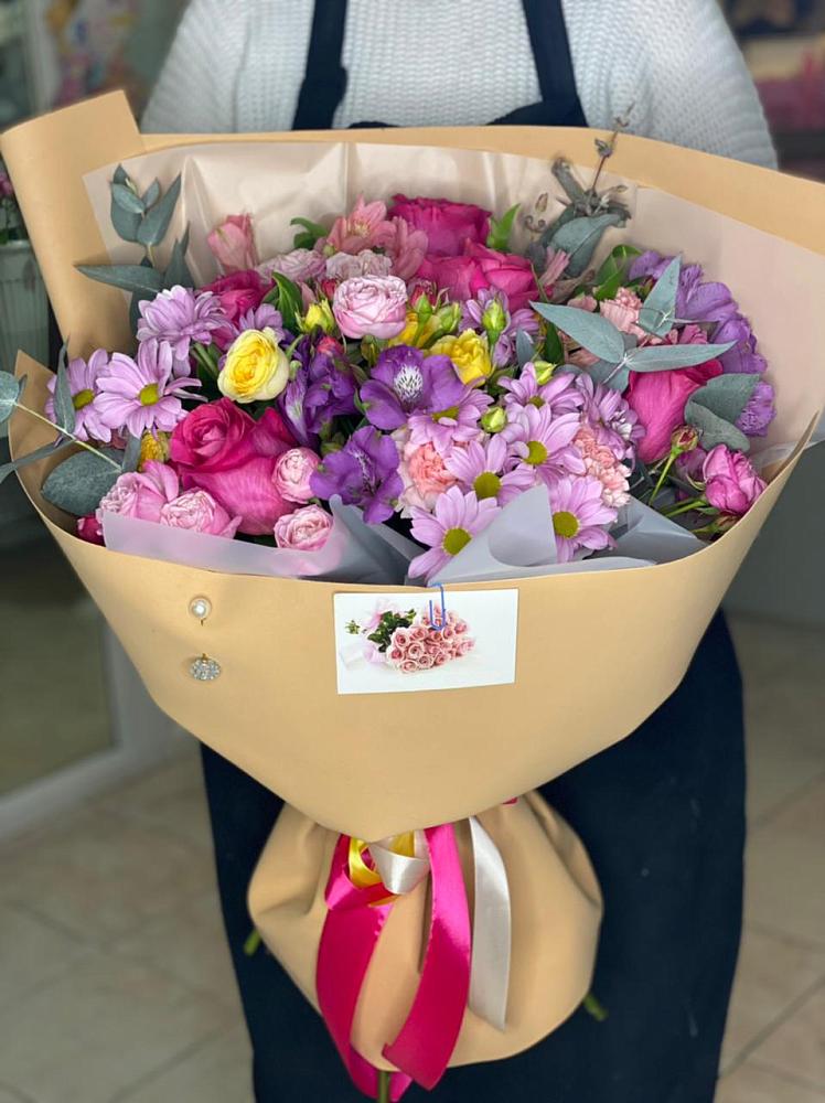 Букет цветов из: Хризантемы, Гвоздики и Альстромерии в Боголюбово