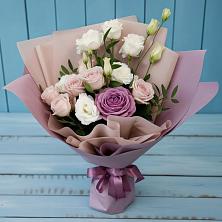 Букет цветов из:  Розы и Лизиантусы в Боголюбово