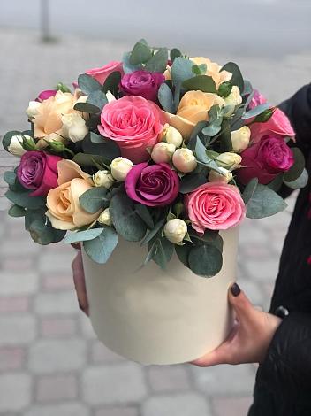Цветочная композиция из Розы в шляпной коробке в Боголюбово