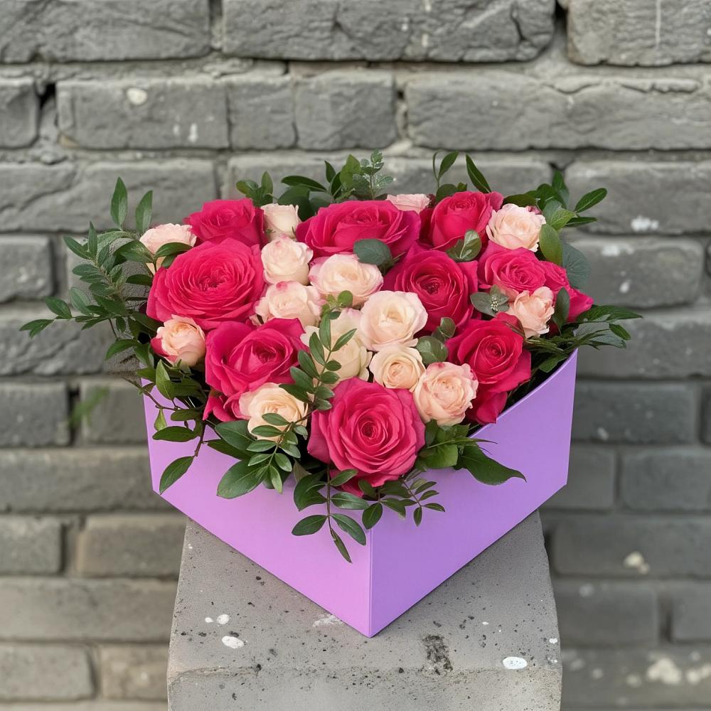 Цветочная композиция из Розы в коробке в Боголюбово