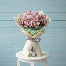 Букет цветов из:  Орхидеи и Розы #REPLACE_PRED# Боголюбово