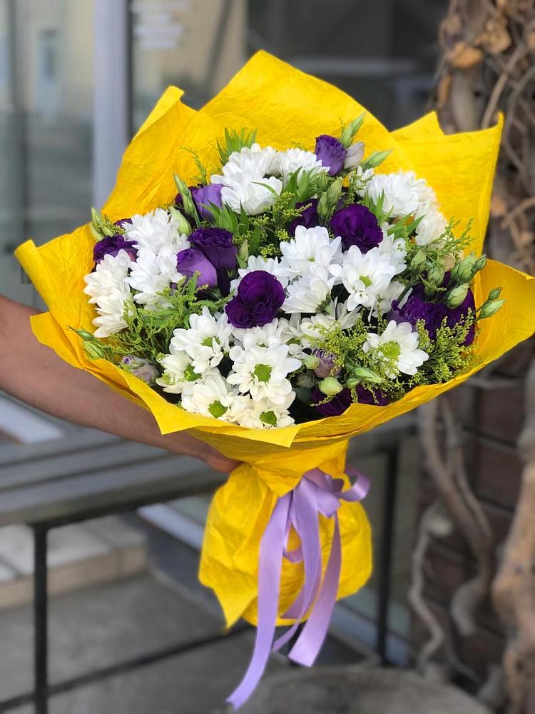 Букет цветов из: Ирисы, Хризантемы и Ромашки в Боголюбово