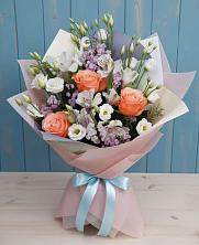 Букет цветов из:  Лизиантусы, Розы, Альстромерии и Гипсофила в Боголюбово