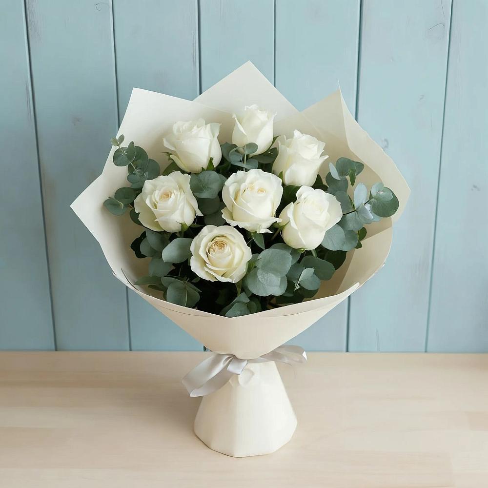 Букет Белые розы в Эвкалипте в Боголюбово