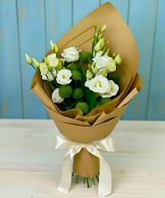 Букет цветов из:  Хризантемы и Лизиантусы в Боголюбово