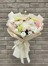 Букет цветов из:  Гвоздики, Розы, Лизиантусы и Хризантемы #REPLACE_PRED# Боголюбово