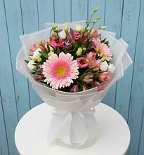 Букет цветов из:  Герберы, Альстромерии и Лизиантусы #REPLACE_PRED# Боголюбово