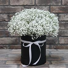 Цветочная композиция из Гипсофила в шляпной коробке в Боголюбово
