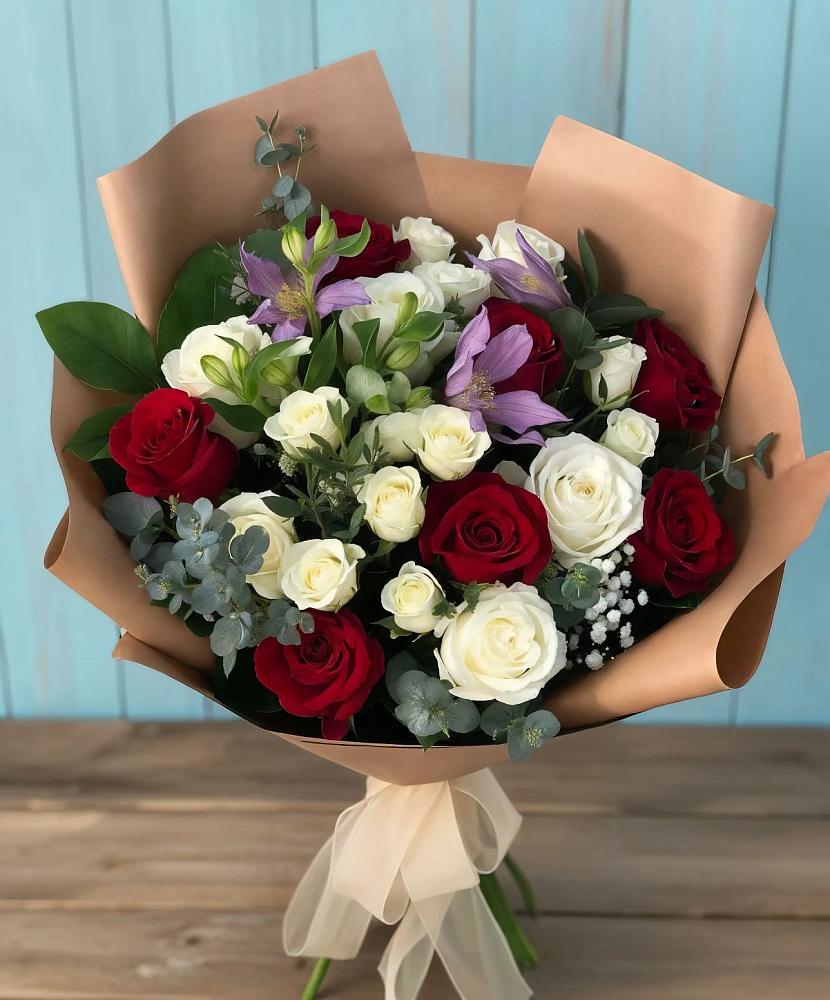 Букет цветов из: Розы и Альстромерии в Боголюбово