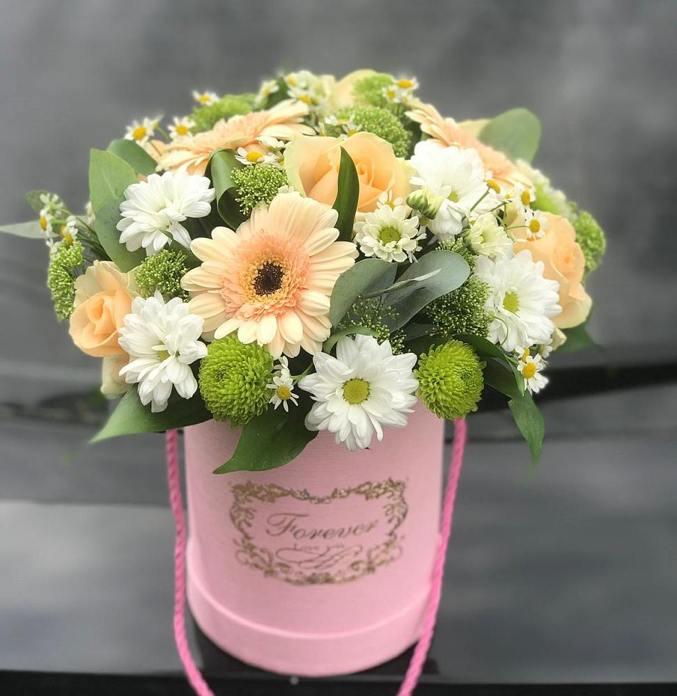 Цветочная композиция из Розы, Герберы и Хризантемы в шляпной коробке в Боголюбово