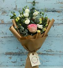 Букет цветов из:  Розы и Лизиантусы в Боголюбово
