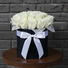 Цветочная композиция из Розы в шляпной коробке #REPLACE_PRED# Боголюбово